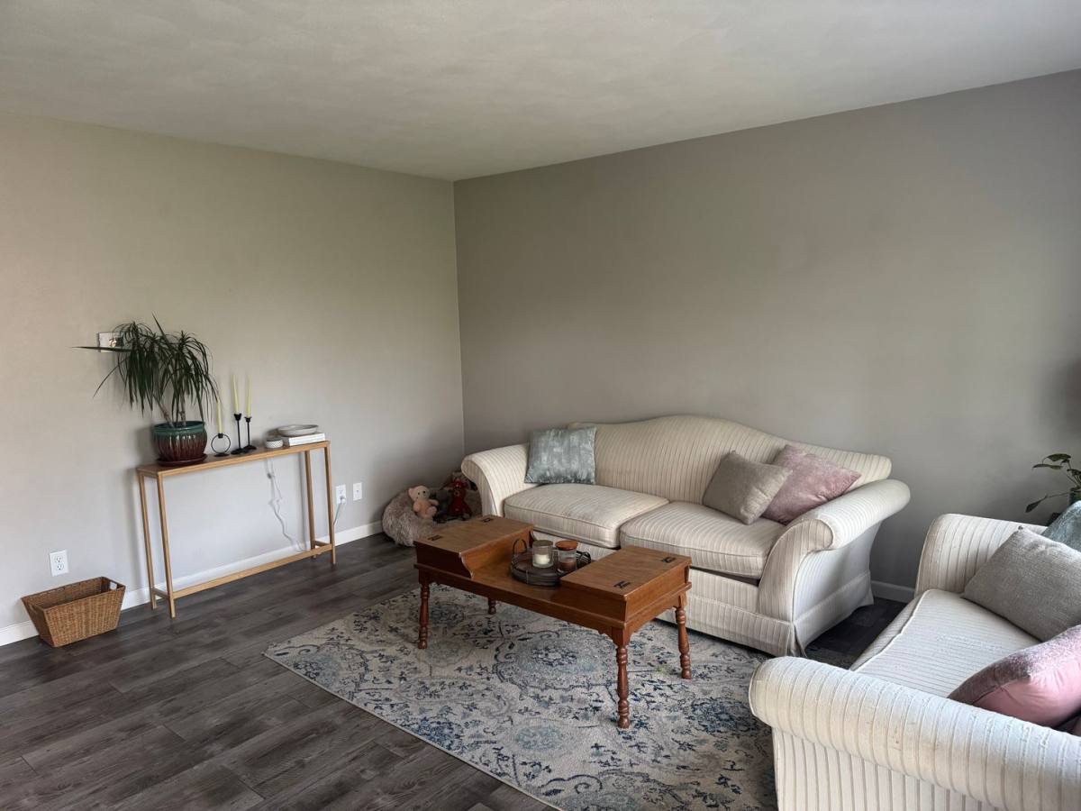 Apartment for rent at 401 E Jones St, Williamsville, IL 62693