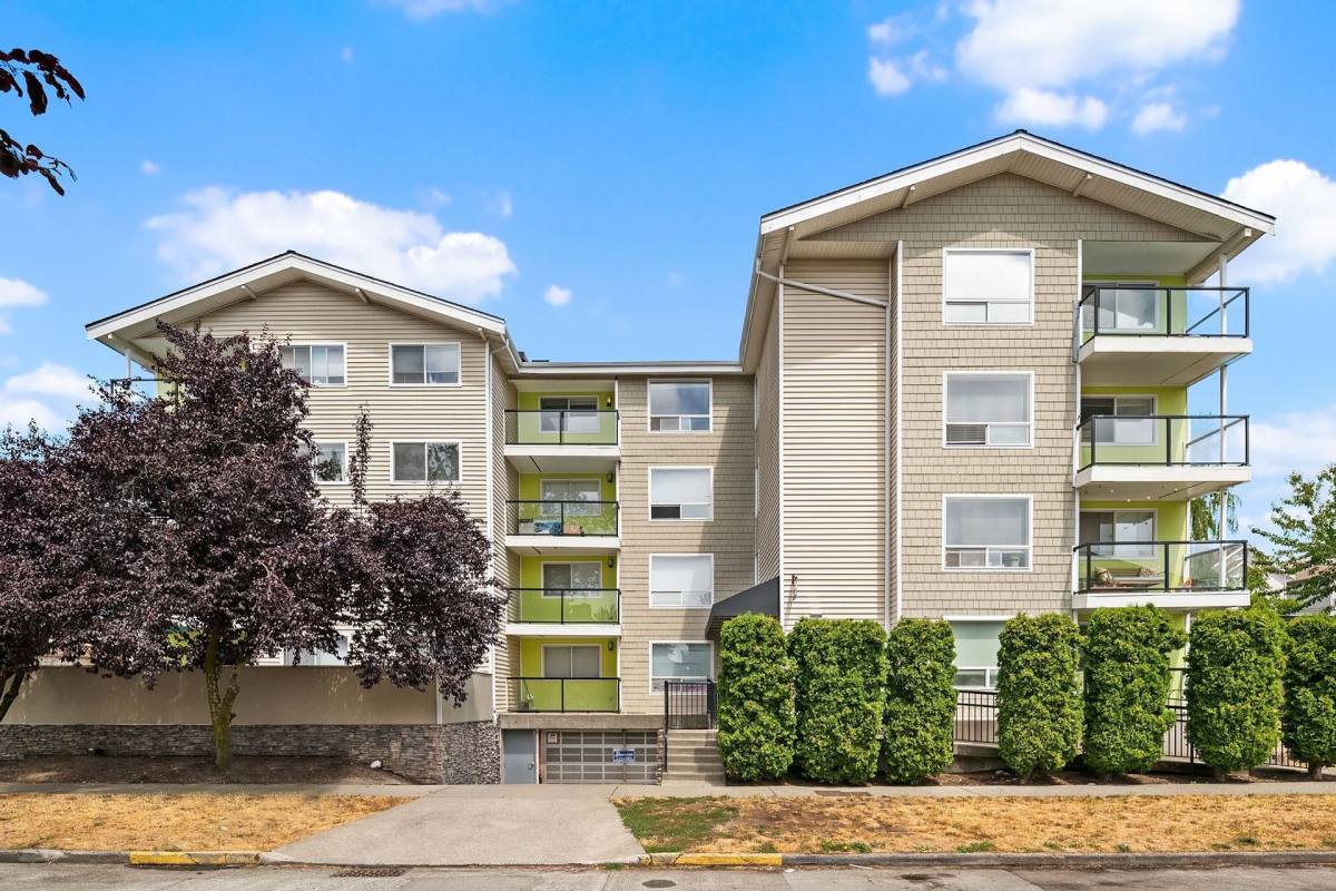 Apartment for rent at 1120 N 93rd St, Seattle, WA 98103