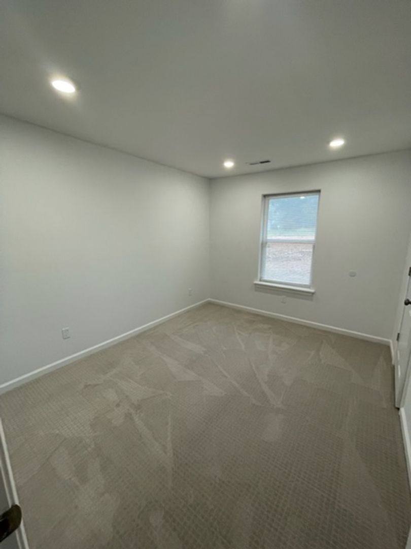 Townhouse for rent at 433 James Dr, Strafford, MO 65757