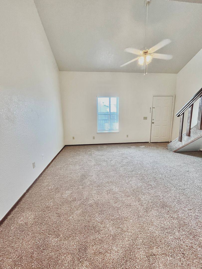 Apartment for rent at 1901 E Lindsey, Norman, OK 73071