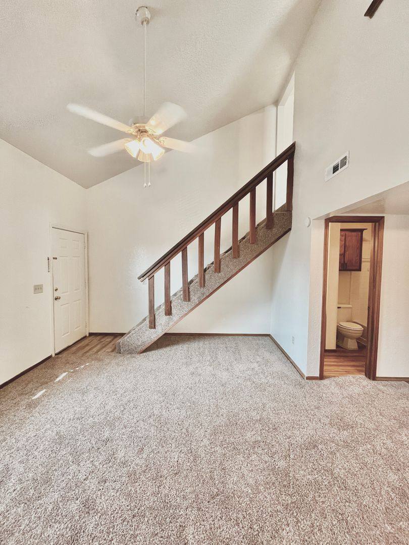 Apartment for rent at 1901 E Lindsey, Norman, OK 73071