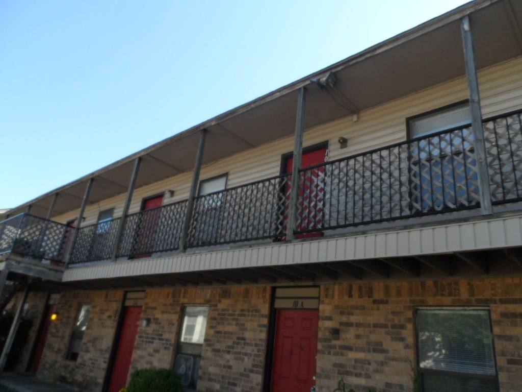 Apartment for rent at 1901 E Lindsey, Norman, OK 73071