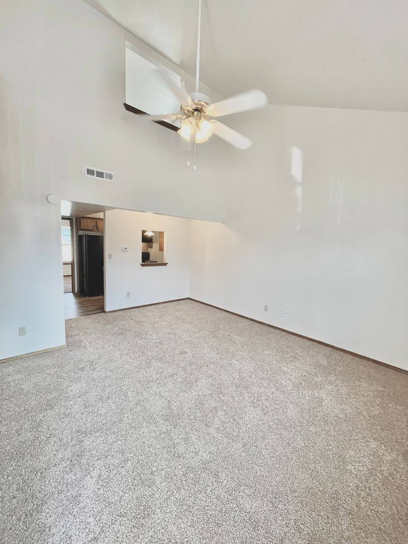 Apartment for rent at 1901 E Lindsey, Norman, OK 73071
