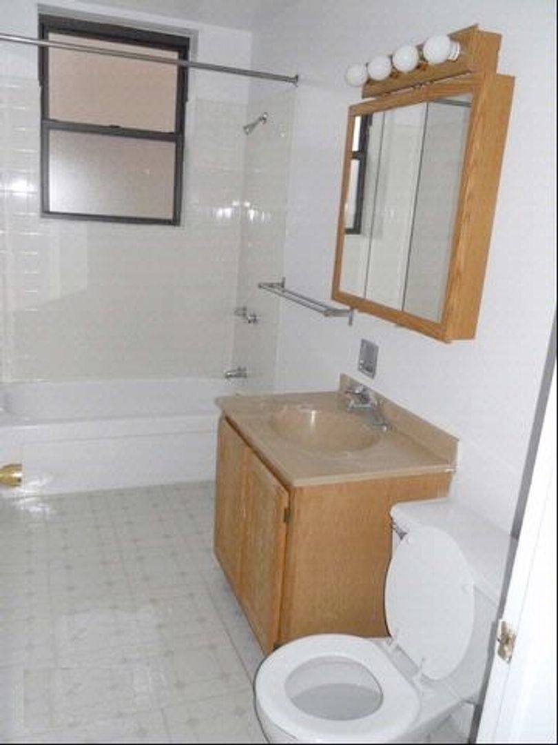Apartment for rent at 2319-25 N Kedzie, Chicago, IL 60647