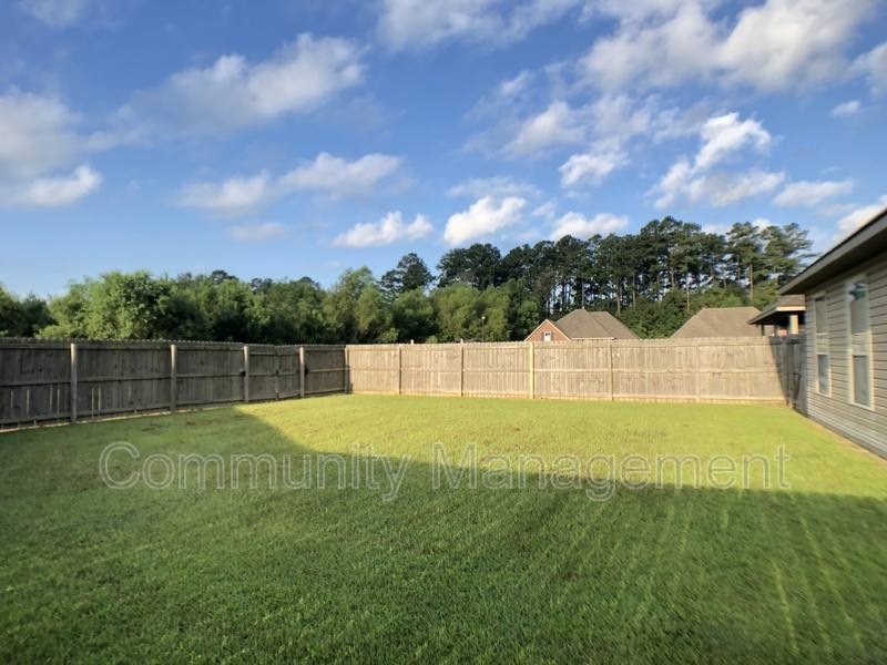 House for rent at 13838 Ponderosa Dr, Denham Springs, LA 70726