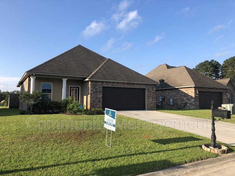House for rent at 13838 Ponderosa Dr, Denham Springs, LA 70726
