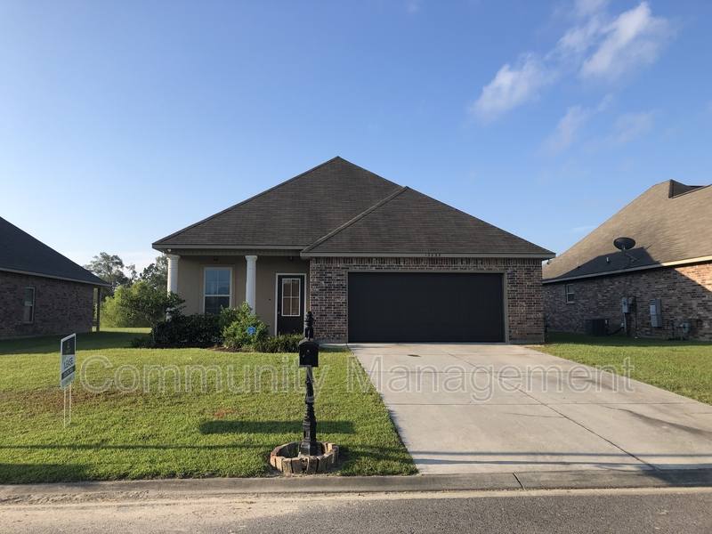 House for rent at 13838 Ponderosa Dr, Denham Springs, LA 70726