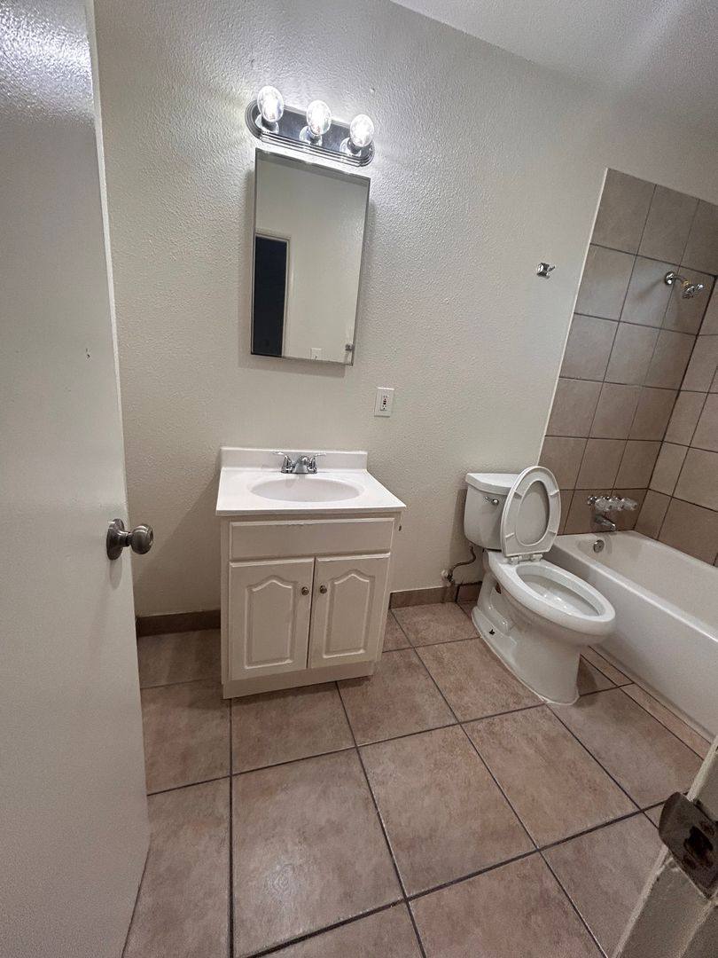 Apartment for rent at 311, 321, 331 E Elm St, Hanford, CA 93230