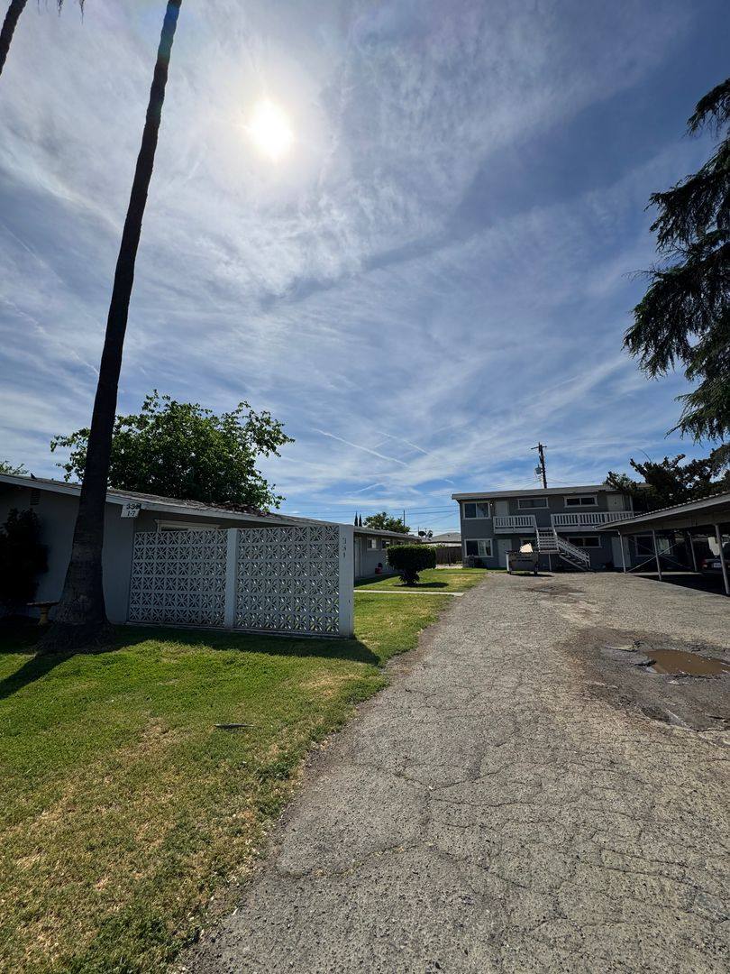 Apartment for rent at 311, 321, 331 E Elm St, Hanford, CA 93230