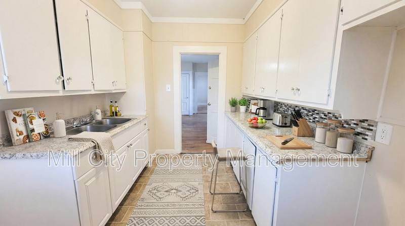Apartment for rent at 416 Cedar St Right, Manchester, NH 03103