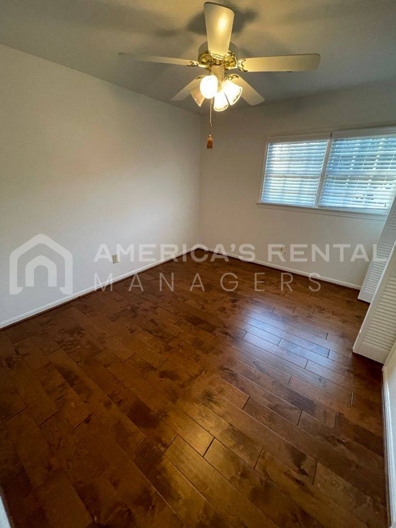 House for rent at 5727 22nd Ave E, Tuscaloosa, AL 35405