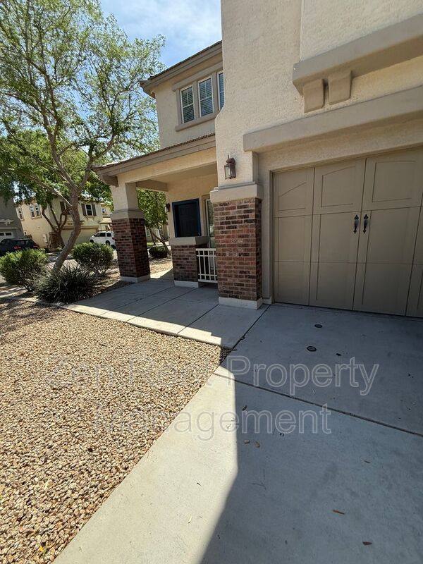 House for rent at 4171 E Gail Dr, Gilbert, AZ 85296