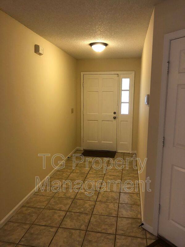 House for rent at 12910 Forest Glen Court S, Jacksonville, FL 32224