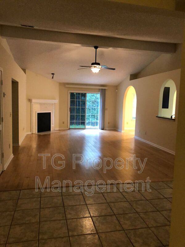 House for rent at 12910 Forest Glen Court S, Jacksonville, FL 32224