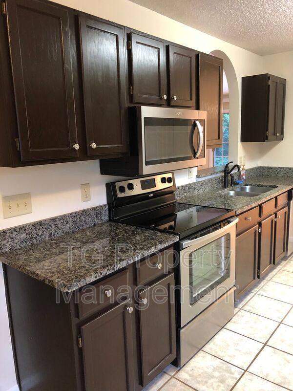 House for rent at 12910 Forest Glen Court S, Jacksonville, FL 32224