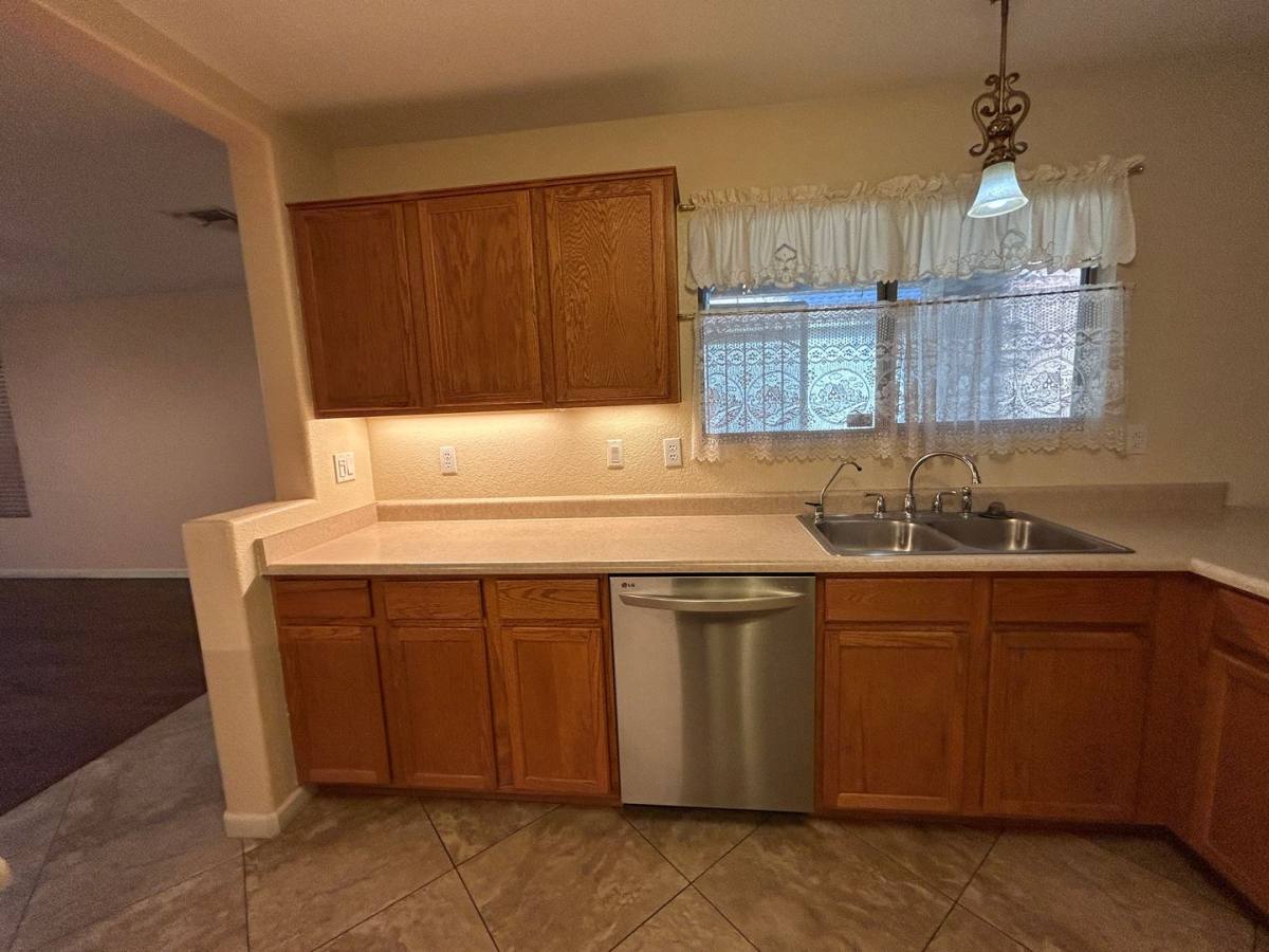 House for rent at 11418 W Cambridge Ave, Avondale, AZ 85392