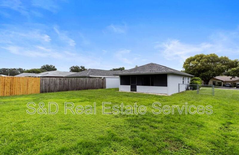 House for rent at 848 Mikasuki Dr, Lakeland, FL 33813