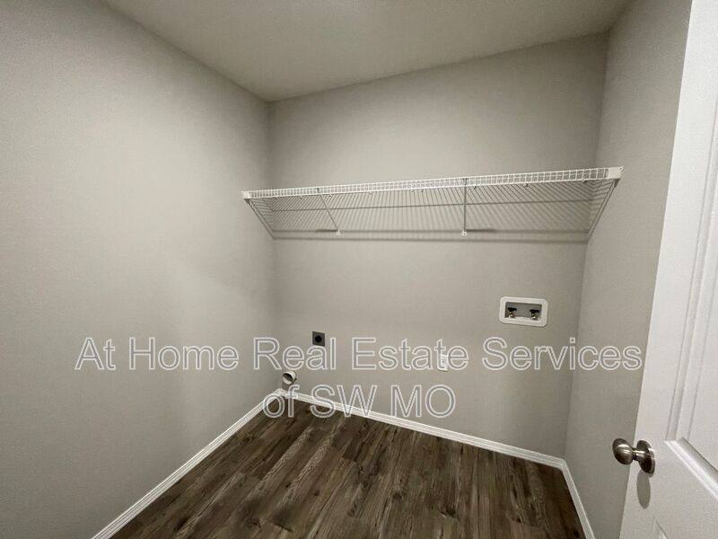 House for rent at 3862 W Linwood, Springfield, MO 65807