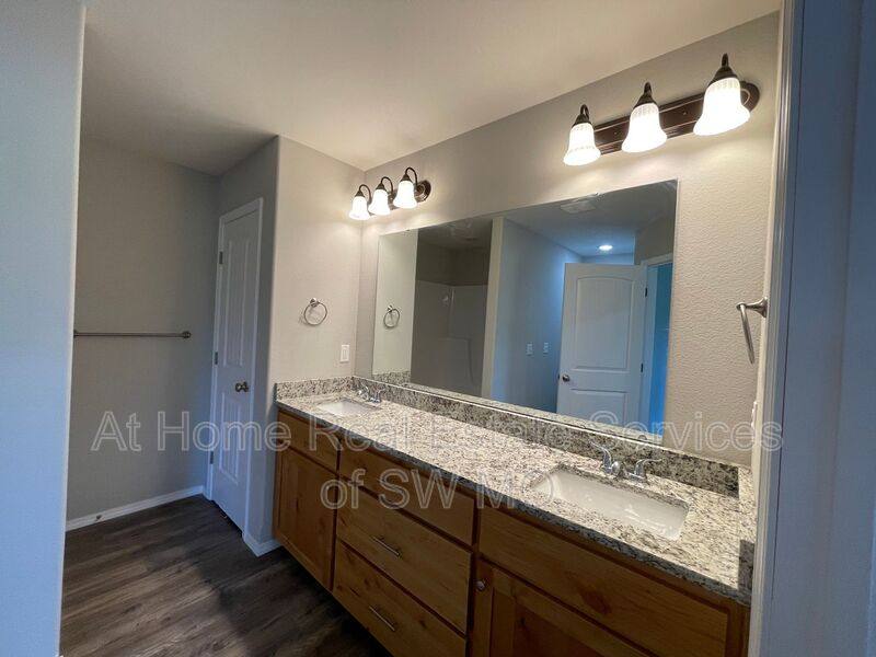 House for rent at 3862 W Linwood, Springfield, MO 65807