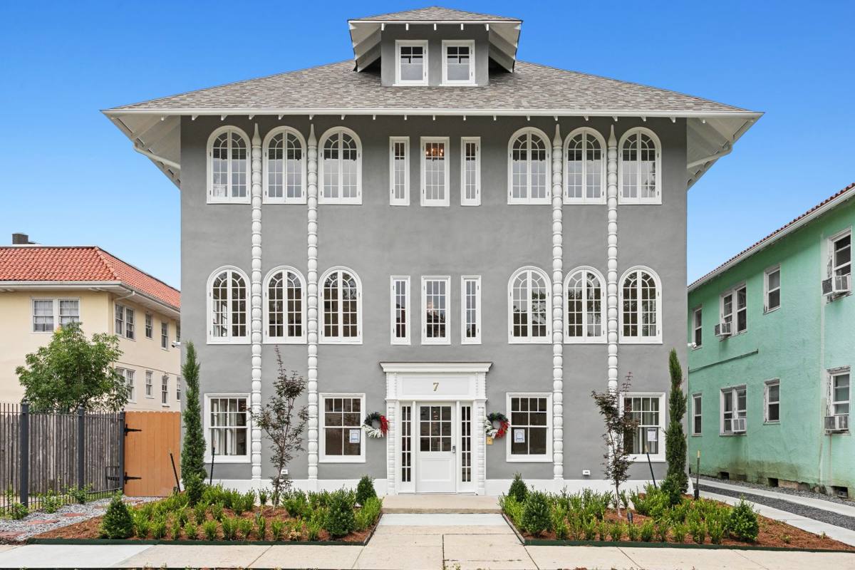 Apartment for rent at 7 Fontainebleau Dr, New Orleans, LA 70125