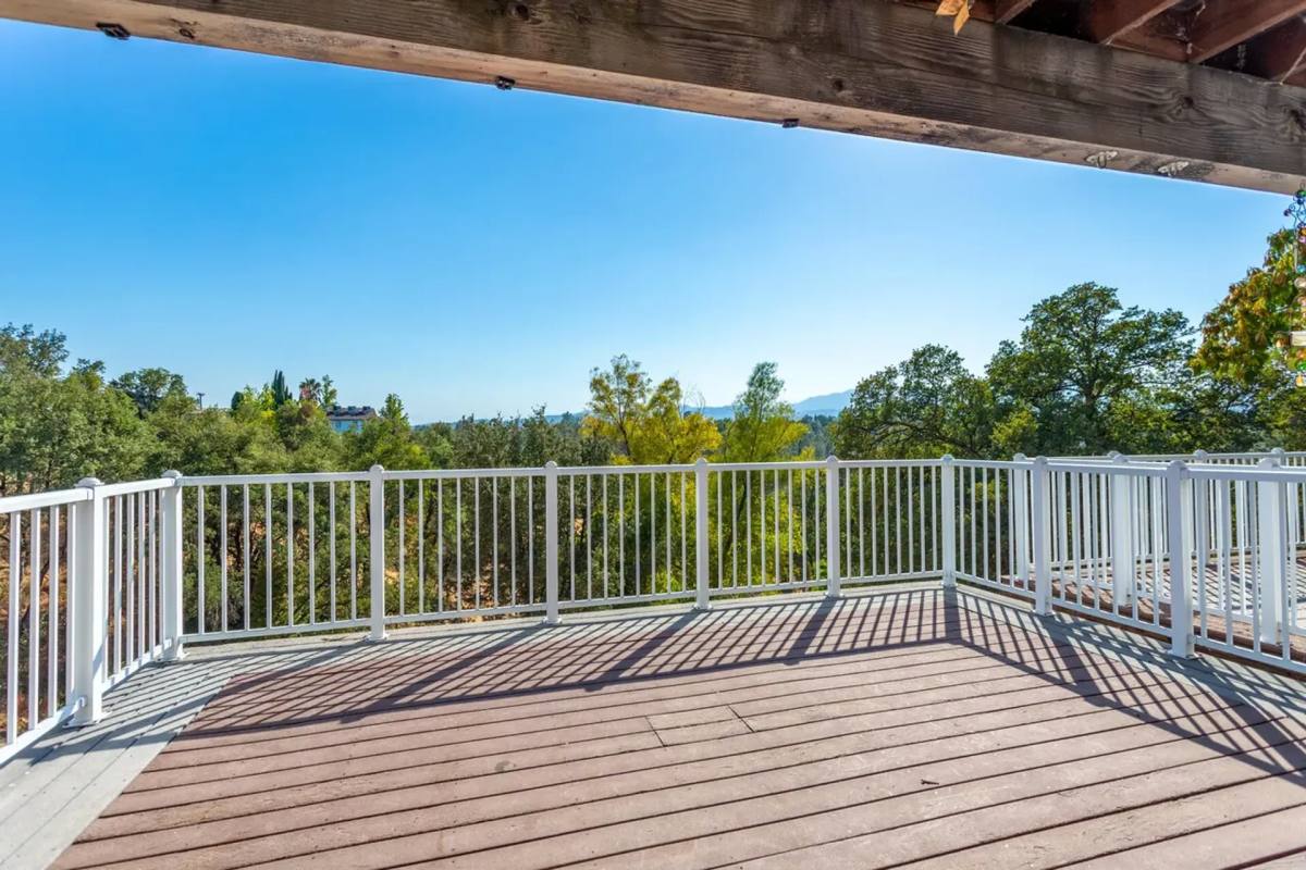 Apartment for rent at 410 Buckeye Terrace, Redding, CA 96003