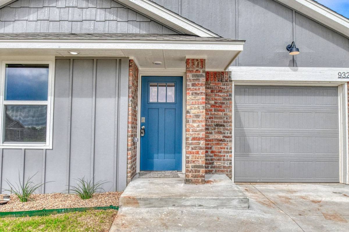 House for rent at 932 Varenna Court, Norman, OK 73071