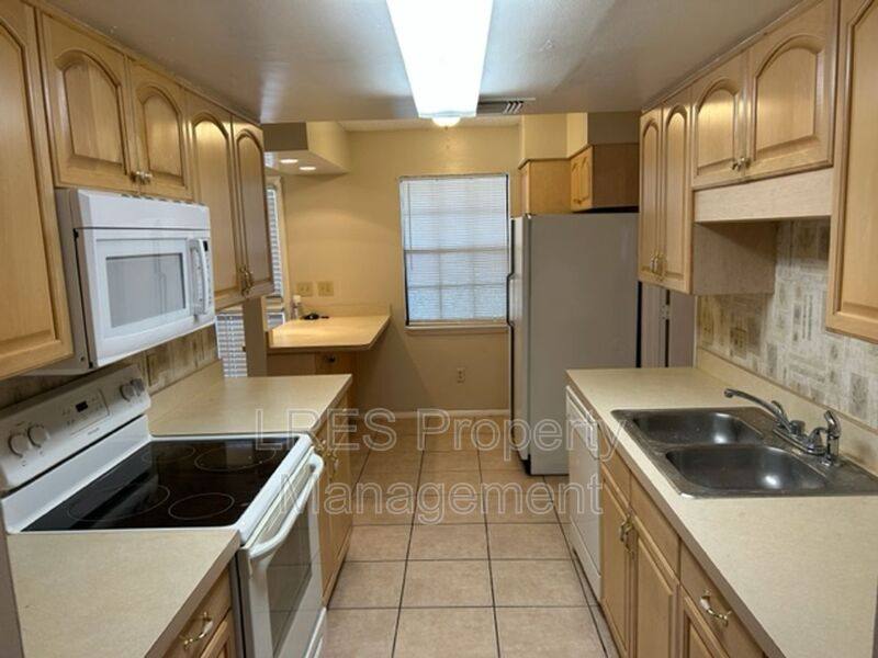 Townhouse for rent at 4603 Lighthouse Circle, Orlando, FL 32808