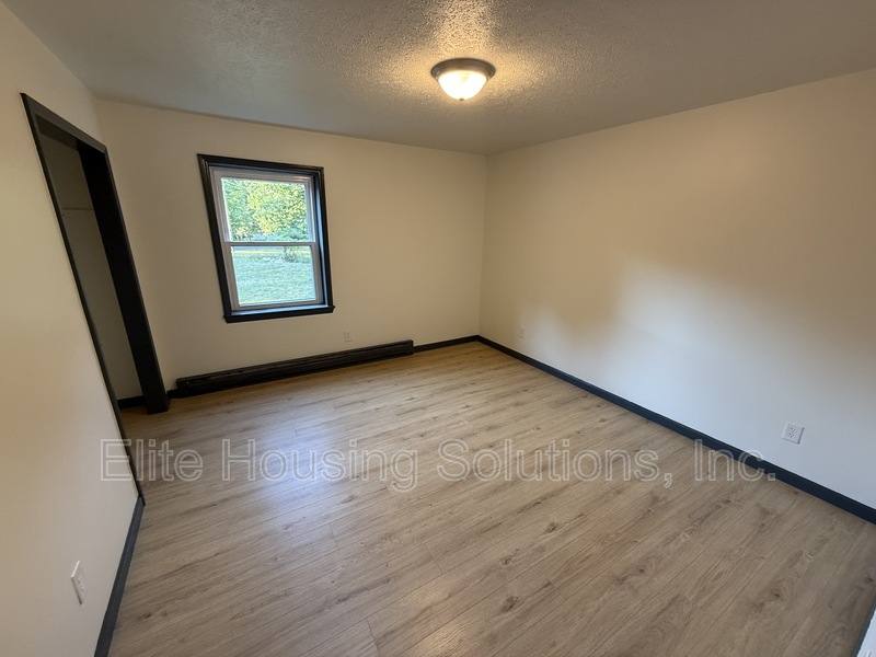 Apartment for rent at 282 Blue Sky Dr #1, Wytheville, VA 24382