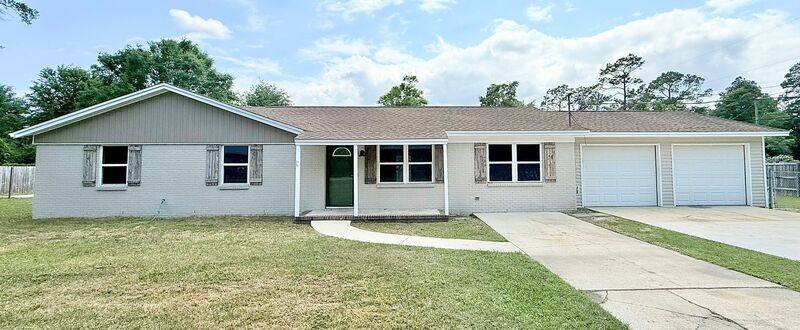 House for rent at 6831 Saufley Pines Rd, Pensacola, FL 32526