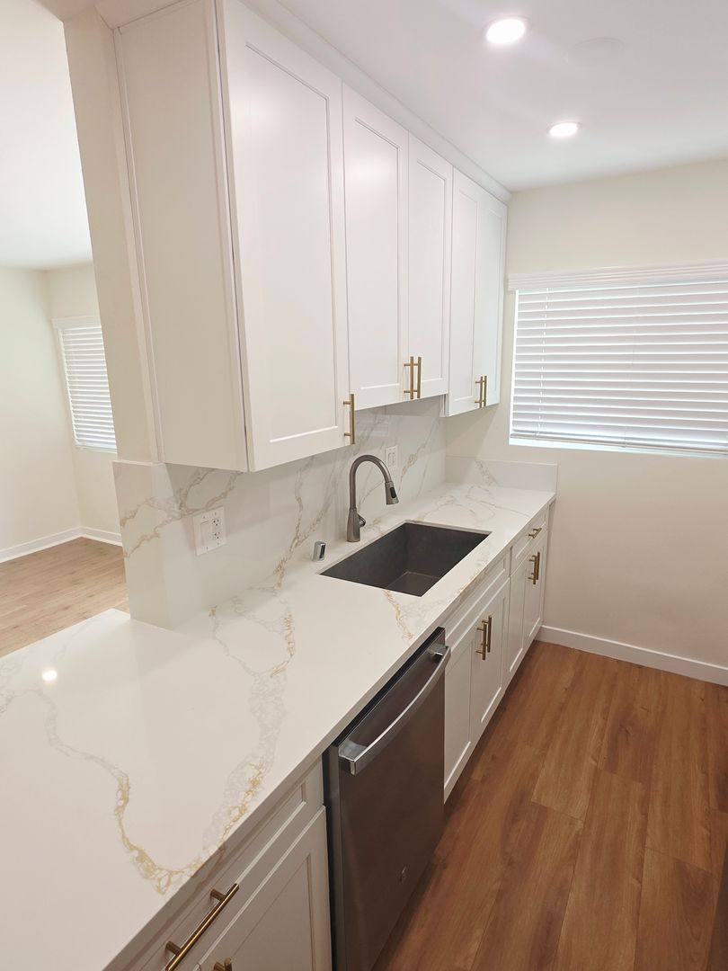 Apartment for rent at 561 E Orange Grove Ave, Burbank, CA 91501