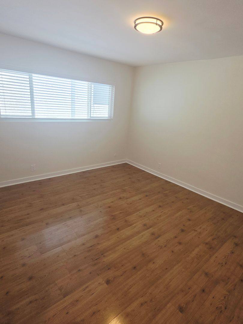 Apartment for rent at 561 E Orange Grove Ave, Burbank, CA 91501