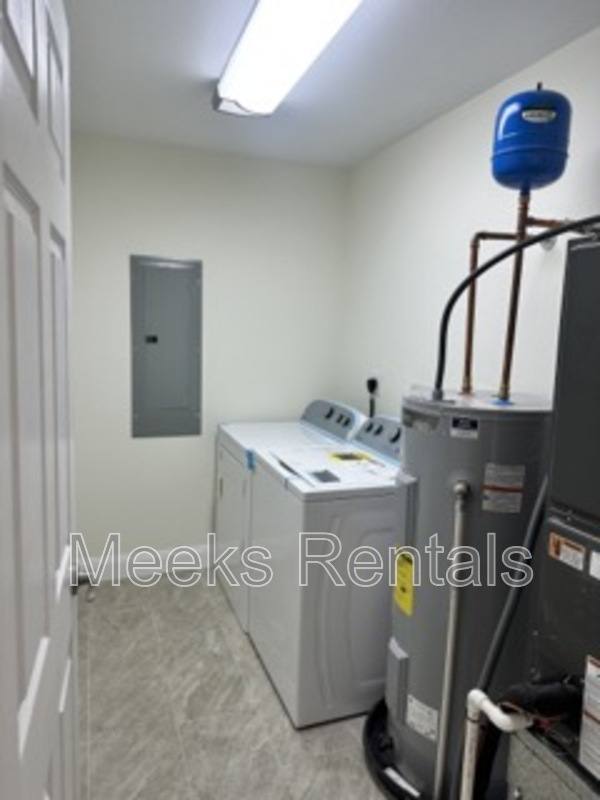 Apartment for rent at 310 68th St SE #A, Charleston, WV 25304