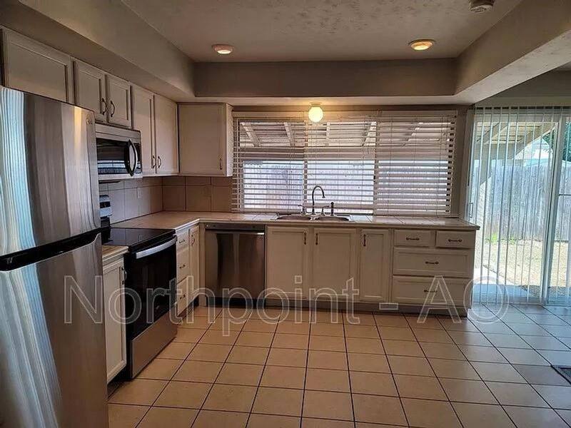 House for rent at 1362 Applegate Dr, Lewisville, TX 75067