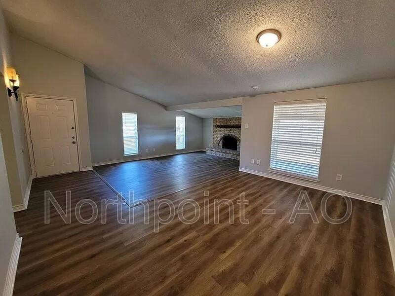 House for rent at 1362 Applegate Dr, Lewisville, TX 75067