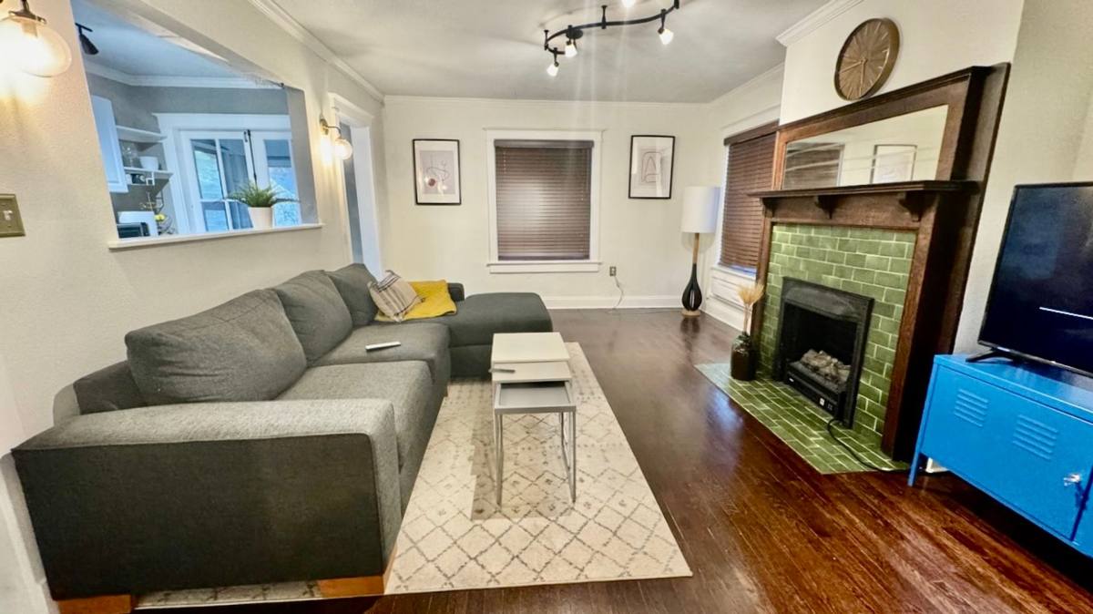 Apartment for rent at 3618 Pennsylvania Ave, Kansas City, MO 64111