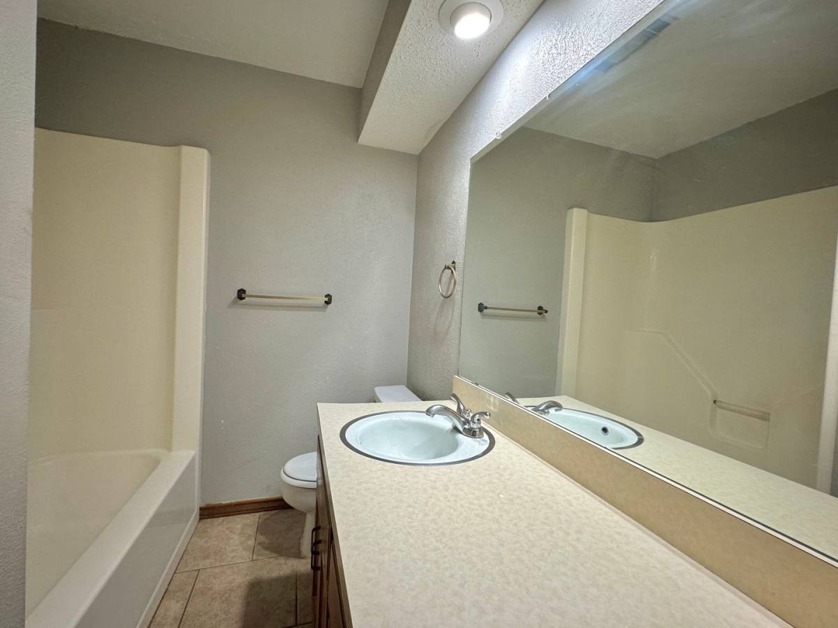 Apartment for rent at 313-315 Brookwood, Texarkana, TX 75501