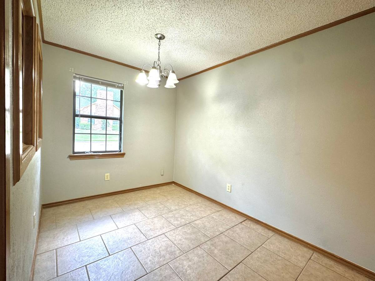 Apartment for rent at 313-315 Brookwood, Texarkana, TX 75501
