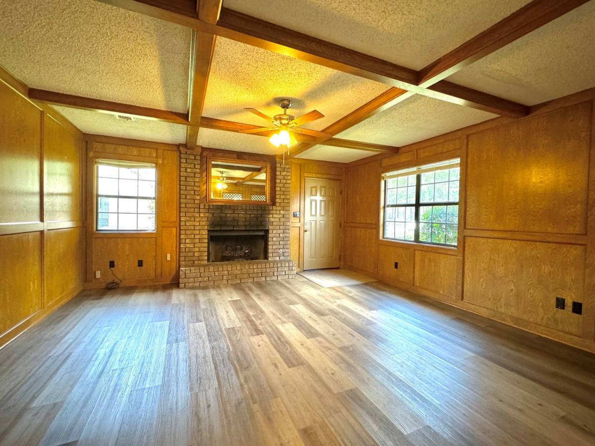 Apartment for rent at 313-315 Brookwood, Texarkana, TX 75501