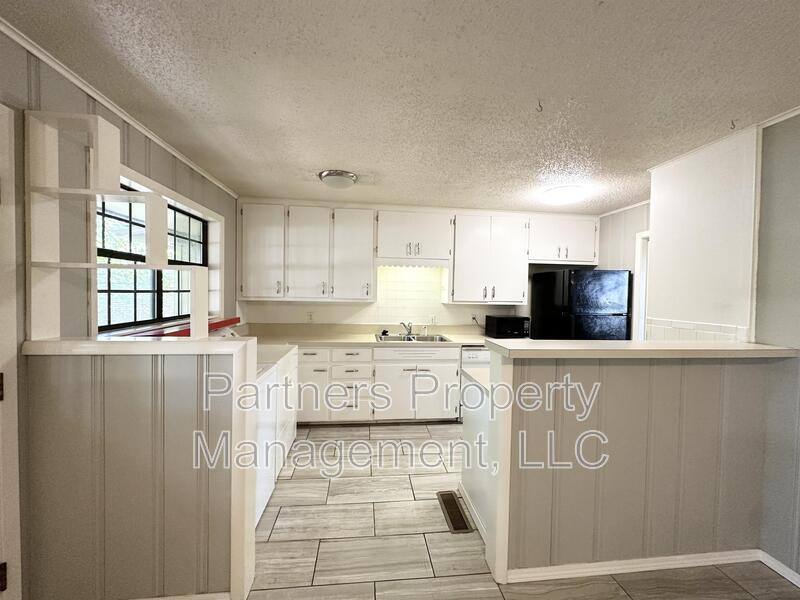 House for rent at 2201 W Deane St, Fayetteville, AR 72703