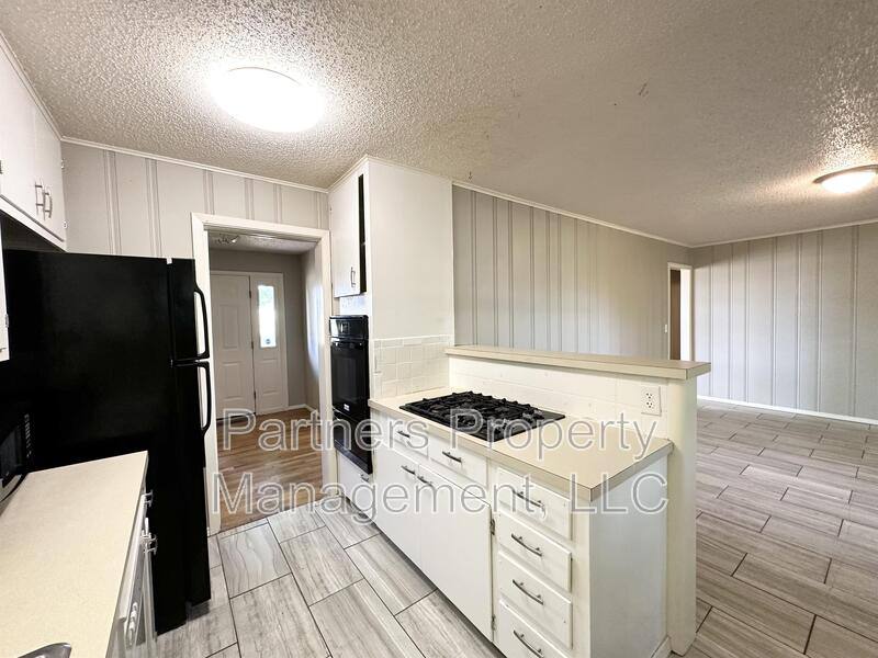 House for rent at 2201 W Deane St, Fayetteville, AR 72703