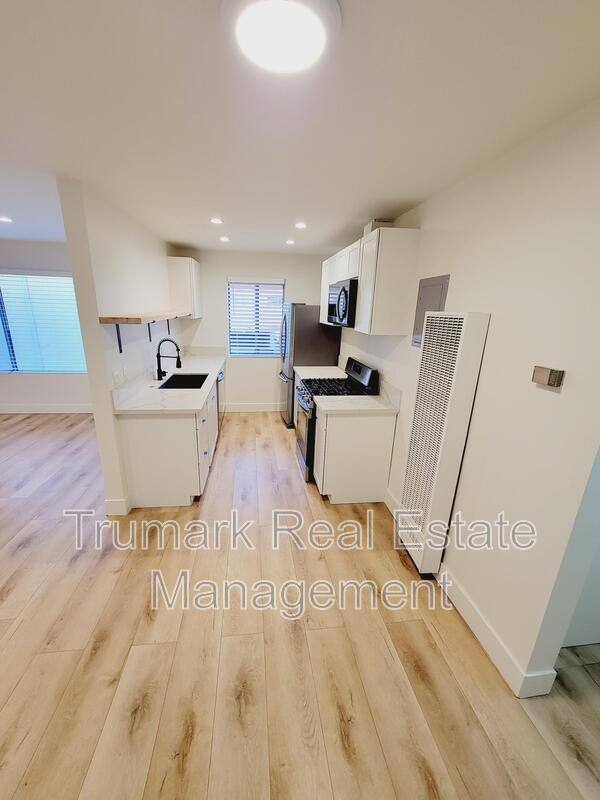 Apartment for rent at 1422 E Maple St #7, Glendale, CA 91205
