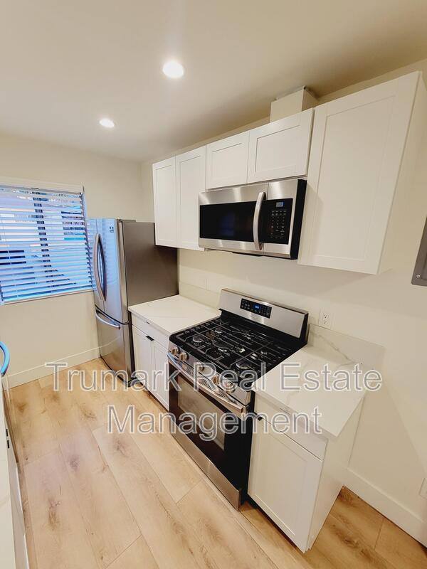 Apartment for rent at 1422 E Maple St #7, Glendale, CA 91205