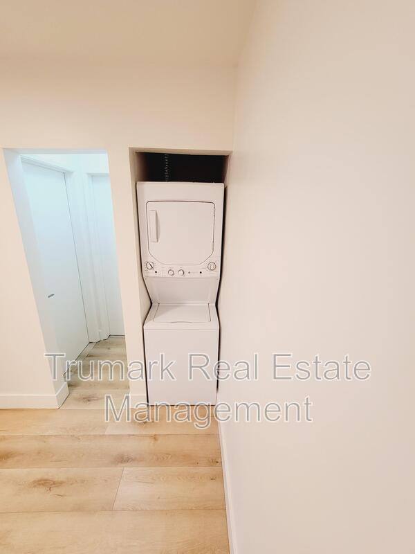 Apartment for rent at 1422 E Maple St #7, Glendale, CA 91205