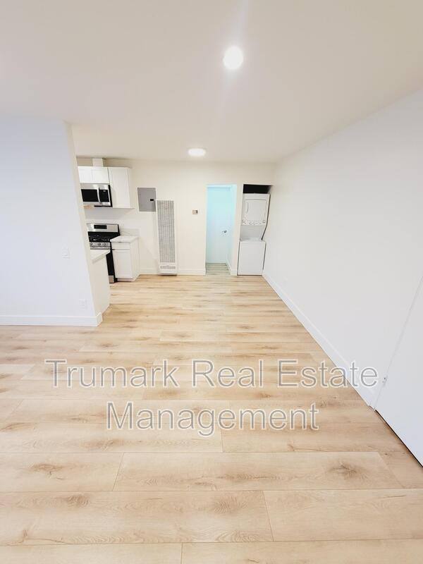 Apartment for rent at 1422 E Maple St #7, Glendale, CA 91205