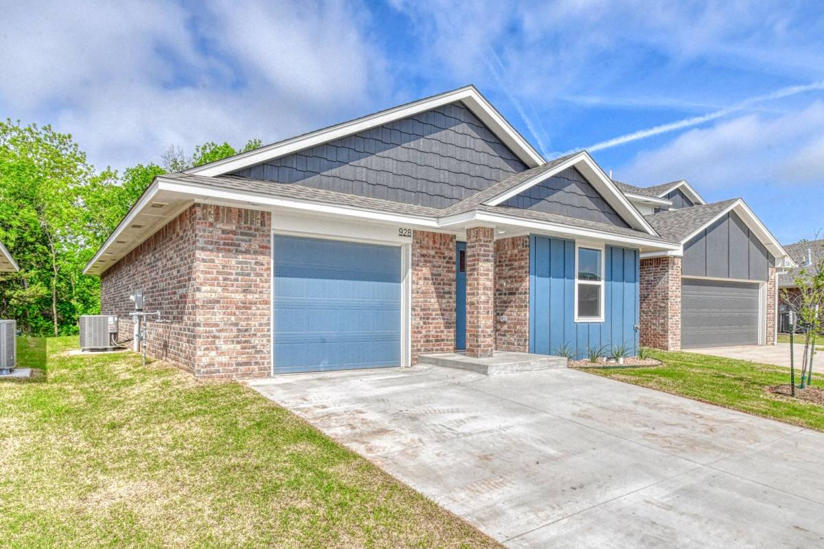 House for rent at 928 Varenna Court, Norman, OK 73071