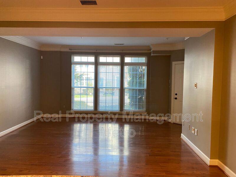 Townhouse for rent at 7305 Elkridge Crossing Way, Elkridge, MD 21075