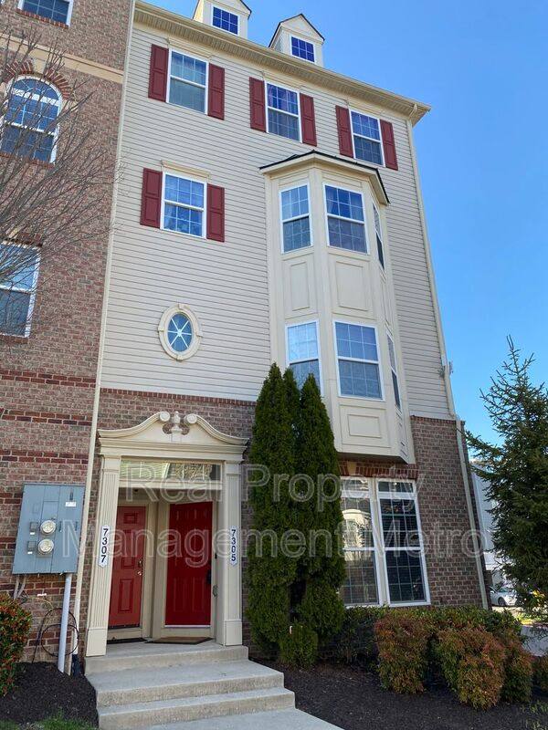 Townhouse for rent at 7305 Elkridge Crossing Way, Elkridge, MD 21075
