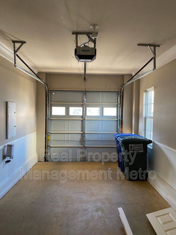 Townhouse for rent at 7305 Elkridge Crossing Way, Elkridge, MD 21075