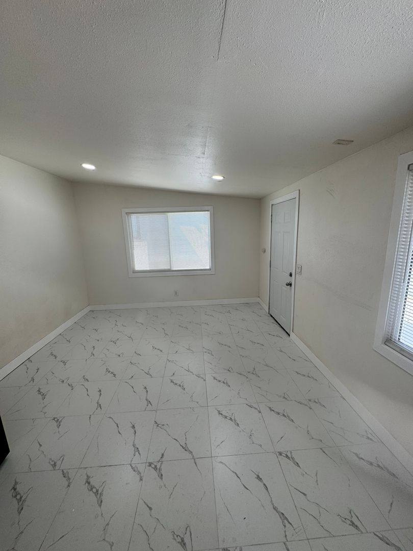 Apartment for rent at 819 S Cypress Ave, Santa Ana, CA 92701