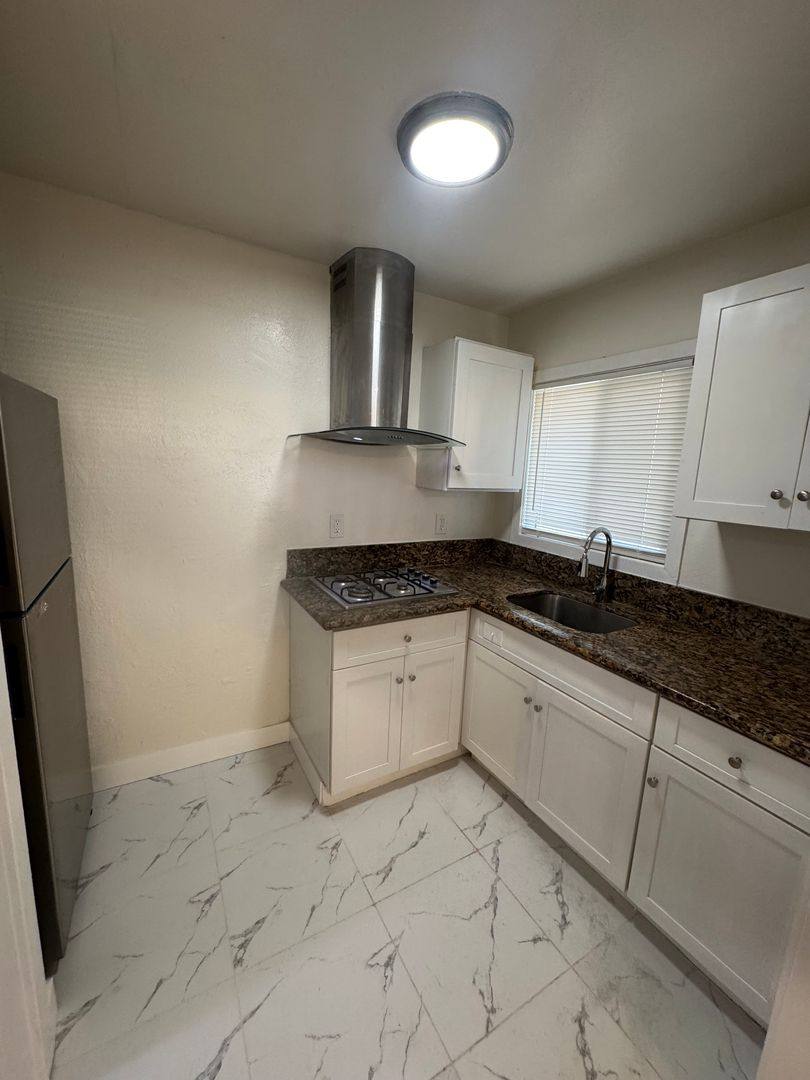 Apartment for rent at 819 S Cypress Ave, Santa Ana, CA 92701